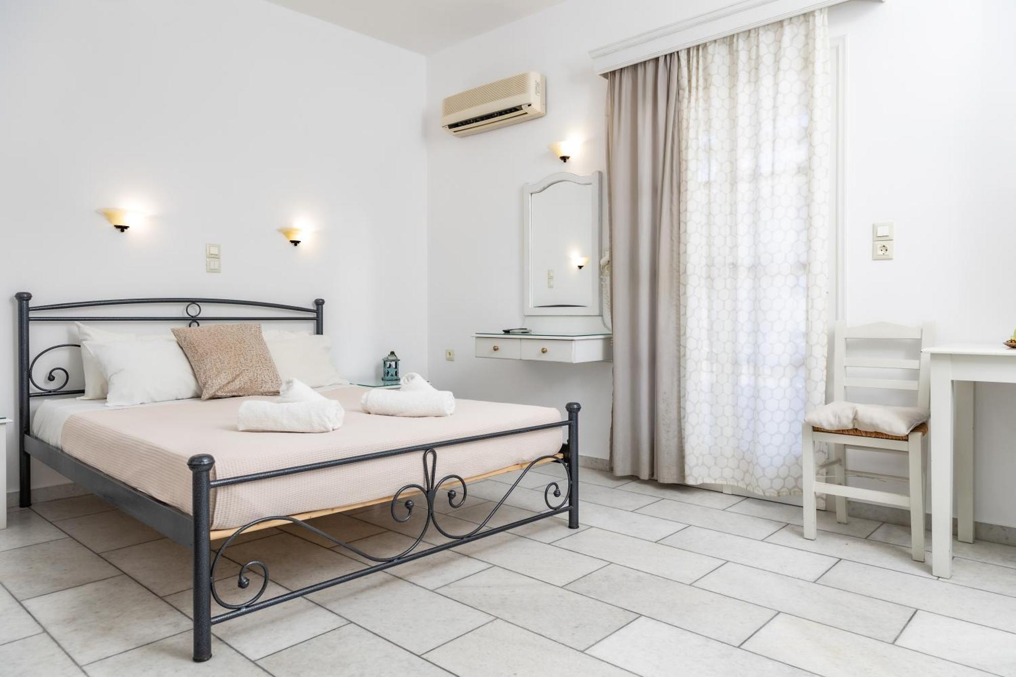 Depis Studios & Apartments Naxos City Eksteriør bilde