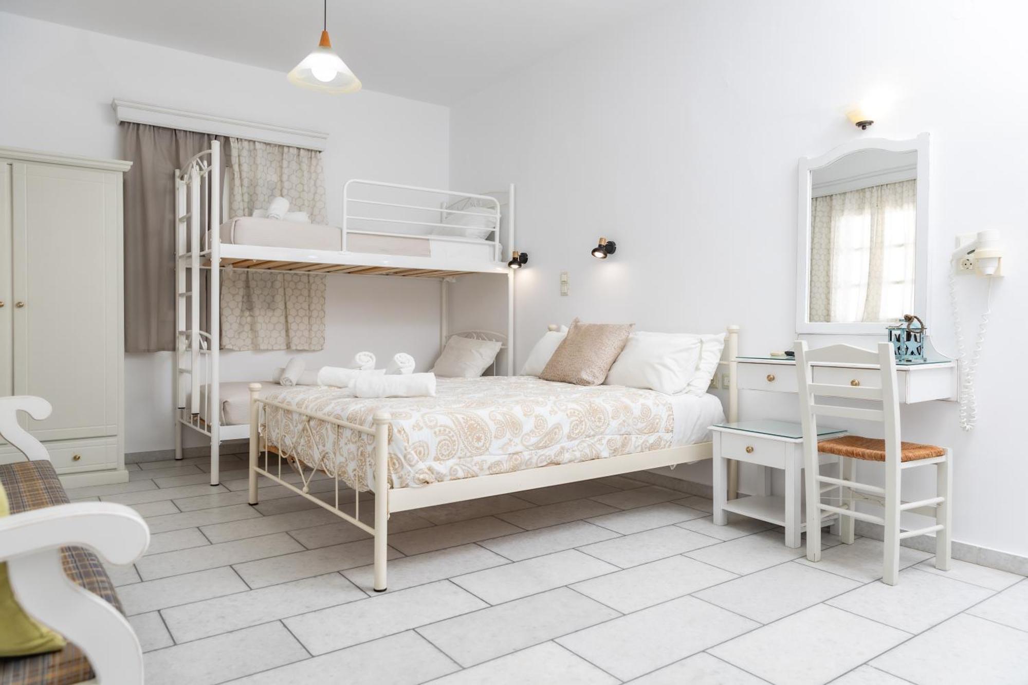 Depis Studios & Apartments Naxos City Eksteriør bilde