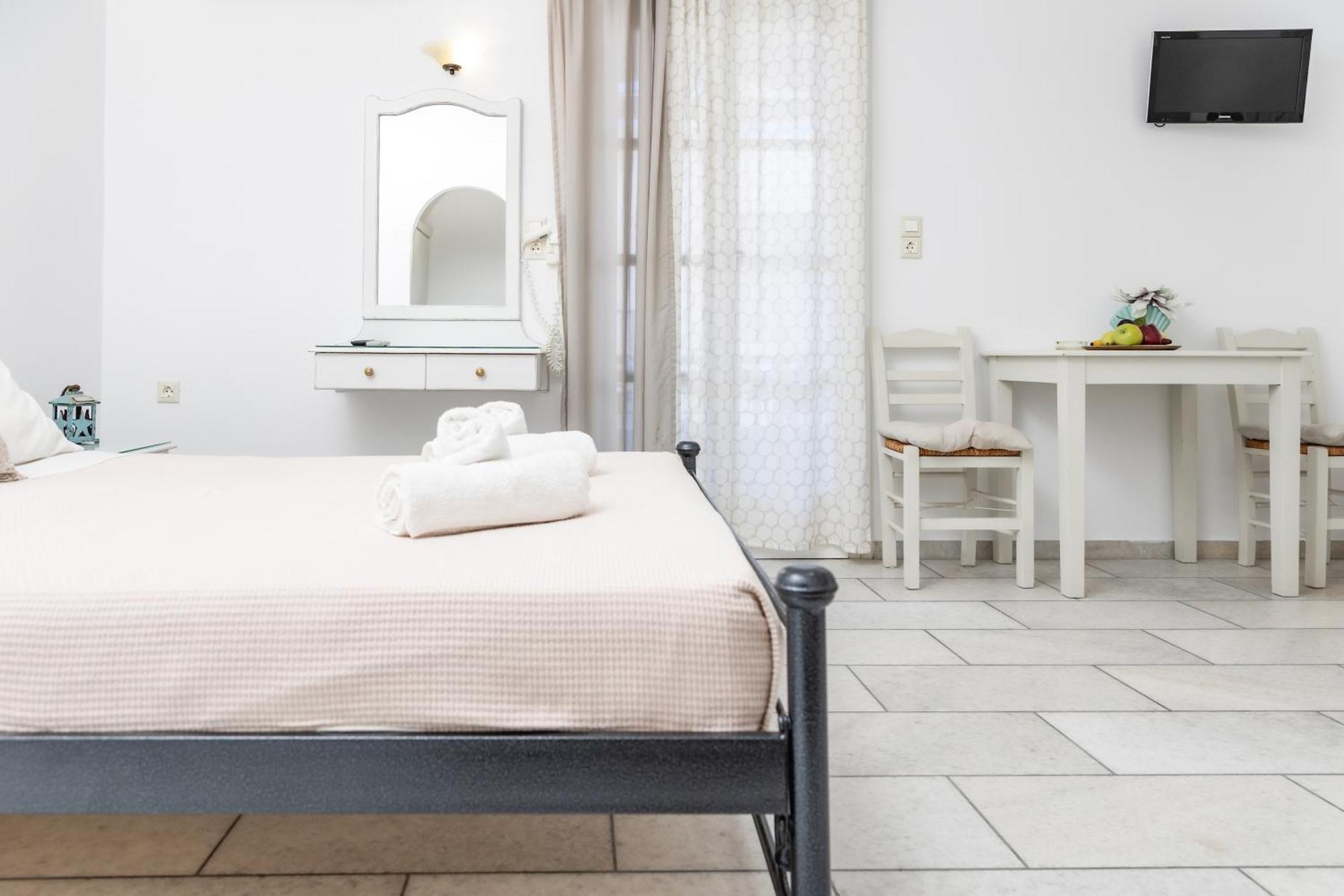 Depis Studios & Apartments Naxos City Eksteriør bilde